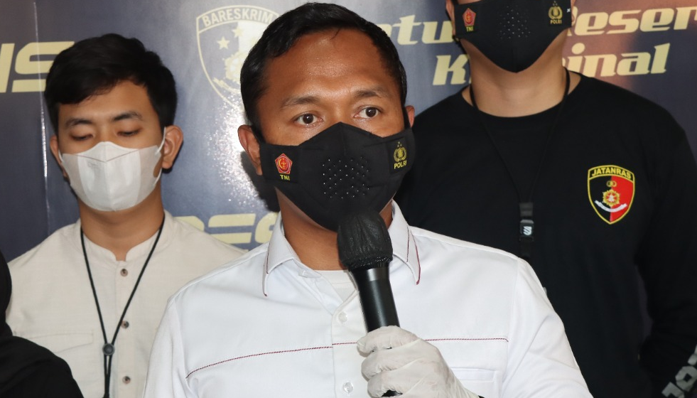 Kerap Resahkan Warga Jakarta Barat, 6 Pelaku Begal Bersenjata Tajam Ditangkap Polisi
