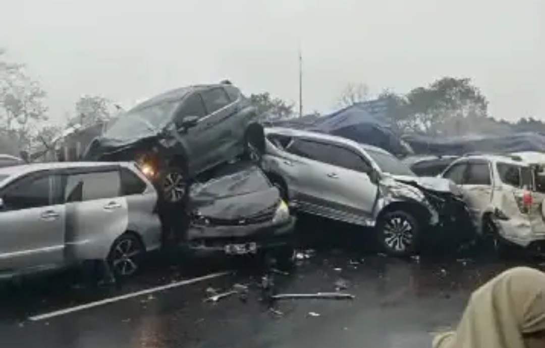 Kondisi 1 Korban Tewas dan 8 Luka-Luka Usai Kecelakaan Beruntun di Tol Cipularang