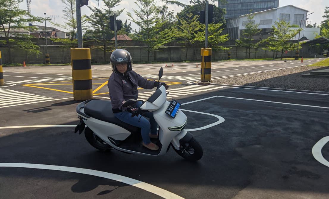 Menikung dengan Aman, Perjalanan Jadi Lebih Nyaman   