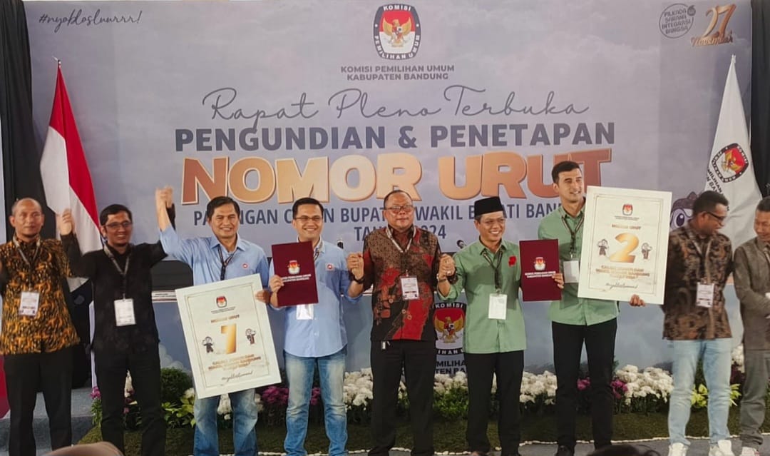 Dihadiri 2 Paslon, KPU Kabupaten Bandung Gelar Rapat Pleno Pengundian dan Penetapan Nomor Urut