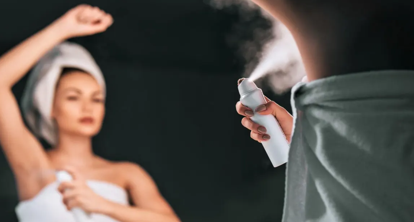 Sering Tidak Percaya Diri Karena Bau Badan & Ketiak Gelap? Ini Solusi Praktisnya