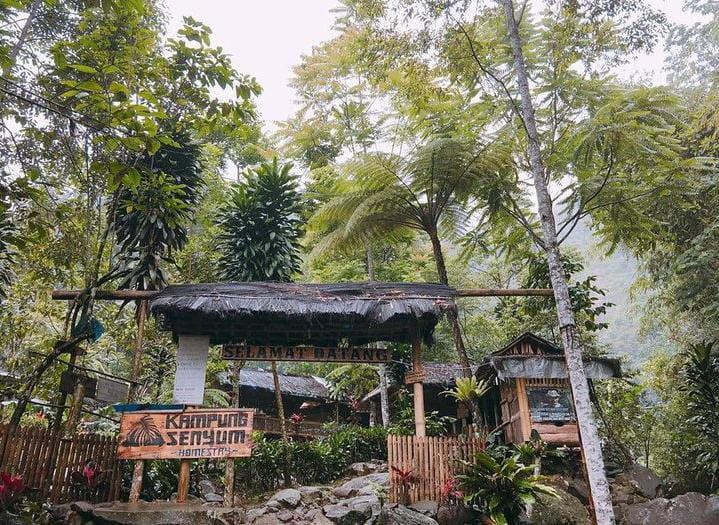 Kampung Senyum Subang: Mengenal Kearifan Lokal dan Budaya Melalui Destinasi Wisata