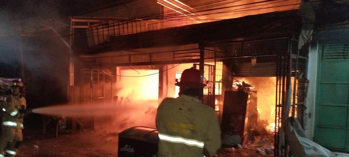 Diduga Akibat Konsleting Listrik, 2 Kios Terbakar di Pasar Ciseeng