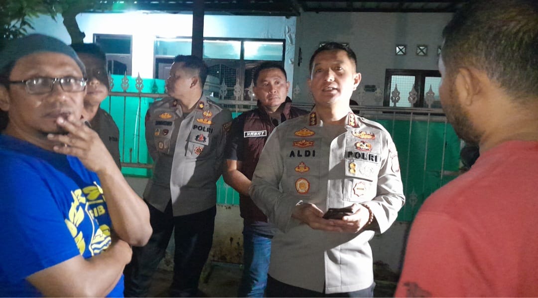 BREAKING NEWS! Dijadikan Tempat Penyimpanan Obat Terlarang, Rumah Tinggal di Bojongsoang Digerebek Polisi