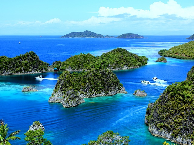 8 Spot Raja Ampat yang Memiliki Pemandangan Indah dan Memukau, Instagramable Banget!