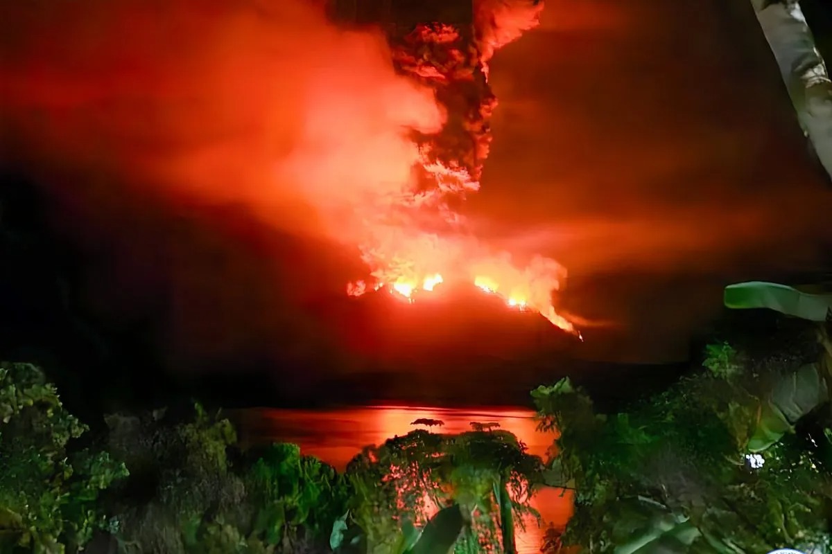 Pahami, Apa Itu Erupsi Eksplosif yang Terjadi di Gunung Ruang Sulawesi Utara