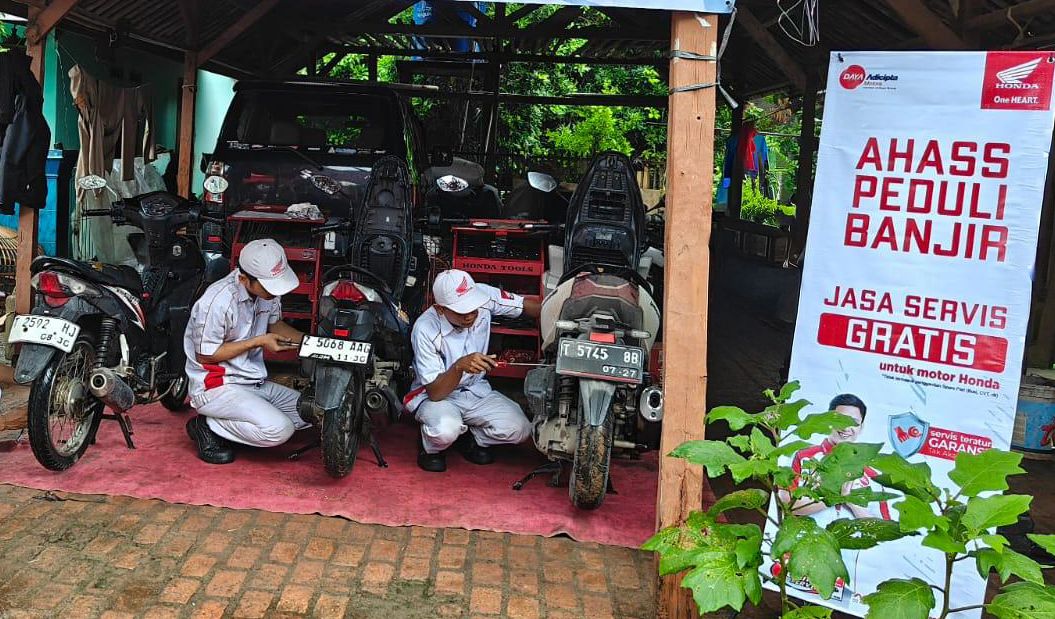 AHASS Gelar Servis Gratis untuk Korban Banjir di Bekasi dan Karawang