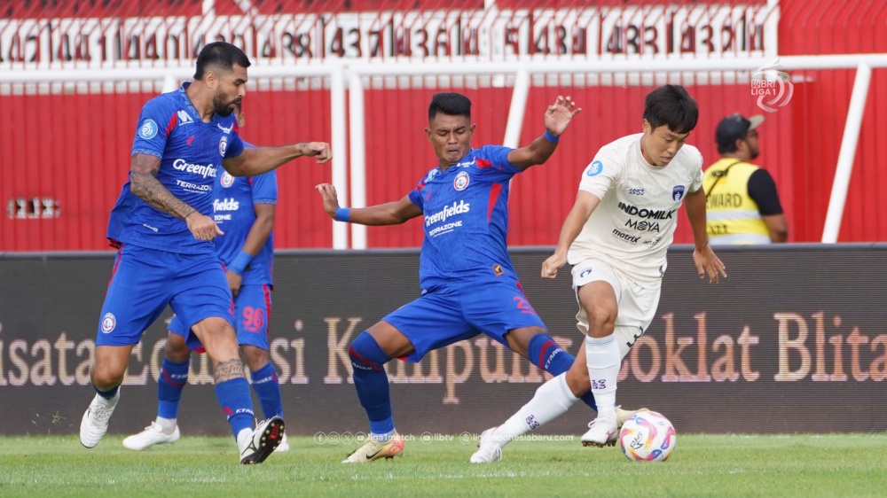 Jadwal Liga 1 Minggu 20 April 2025: Persita vs Arema dan Persebaya vs Madura United, Ini Link Nontonnya