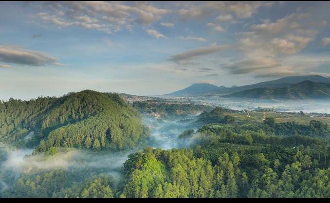 10 Wisata Alam di Lembang yang Patut Dikunjungi dengan Pemandangan yang Bisa Menenangkan Pikiran!   