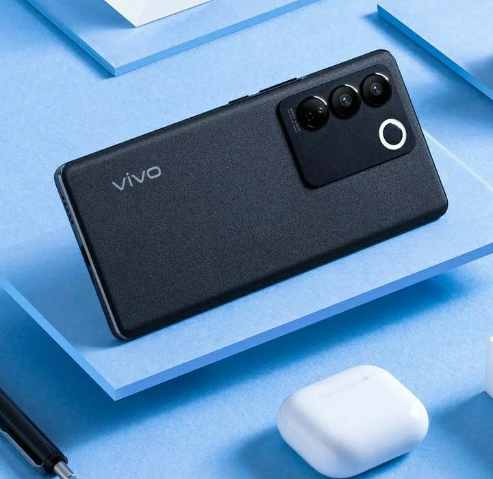 Spesifikasi Lengkap Vivo V27 5G: Ponsel Terbaru Dengan Performa Yang Gahar dan  Desain yang Memukau!