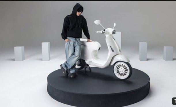 Limited Edition! Vespa Justin Bieber Hadir dengan Desain Serba Putih yang Menawan Bikin Jadi Pusat Perhatian 