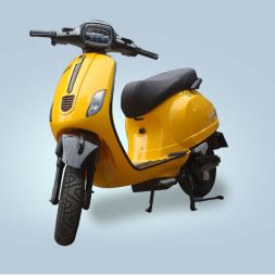 Motor Listrik Uwinfly T3 Pro Desain Vespa gaya Retro Klasik dengan Spesifikasi Gahar 10 Jutaan!