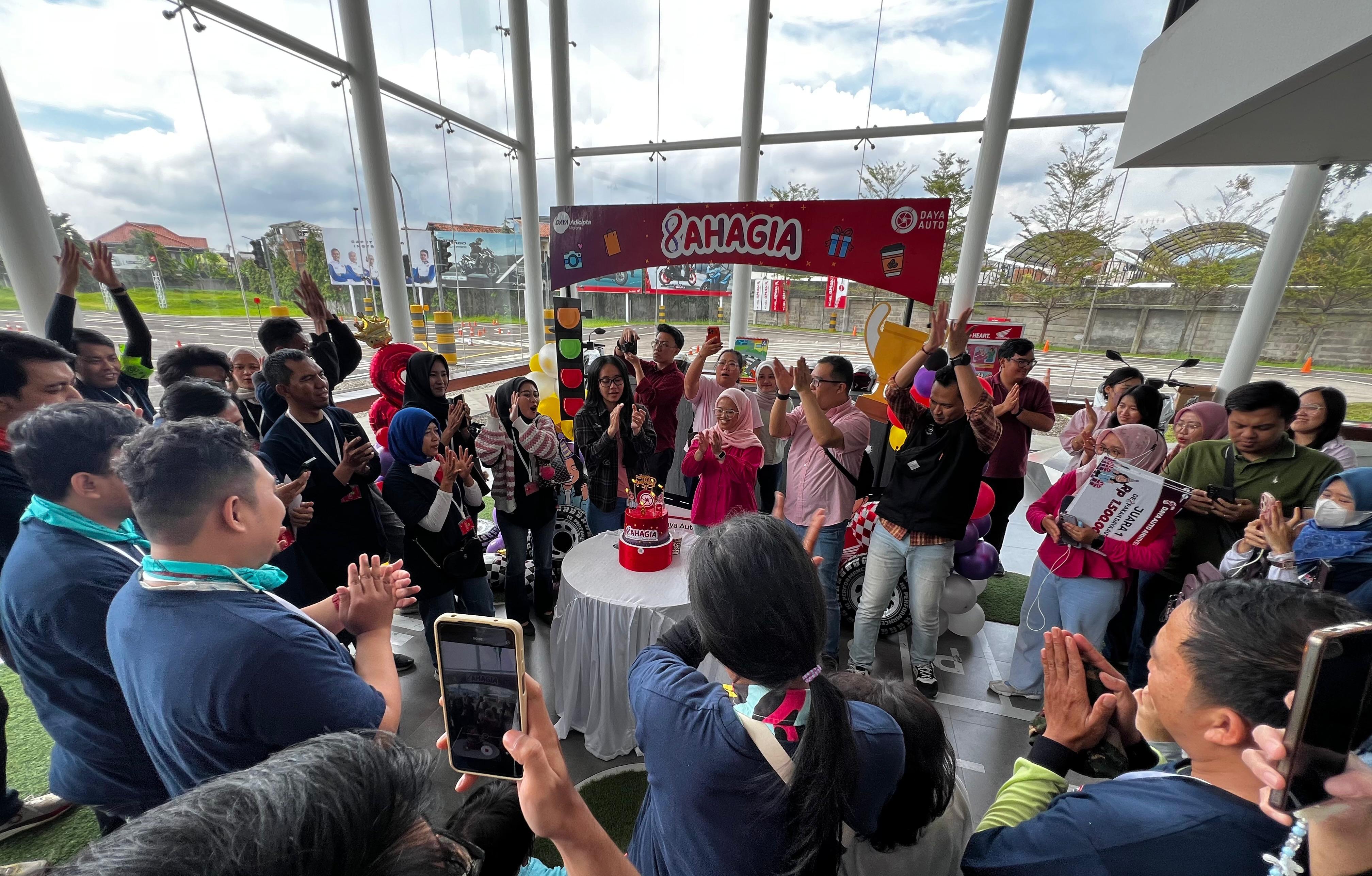Daya Auto Rayakan 8 Tahun Perjalanan, Hadirkan Program Spesial 8AHAGIA