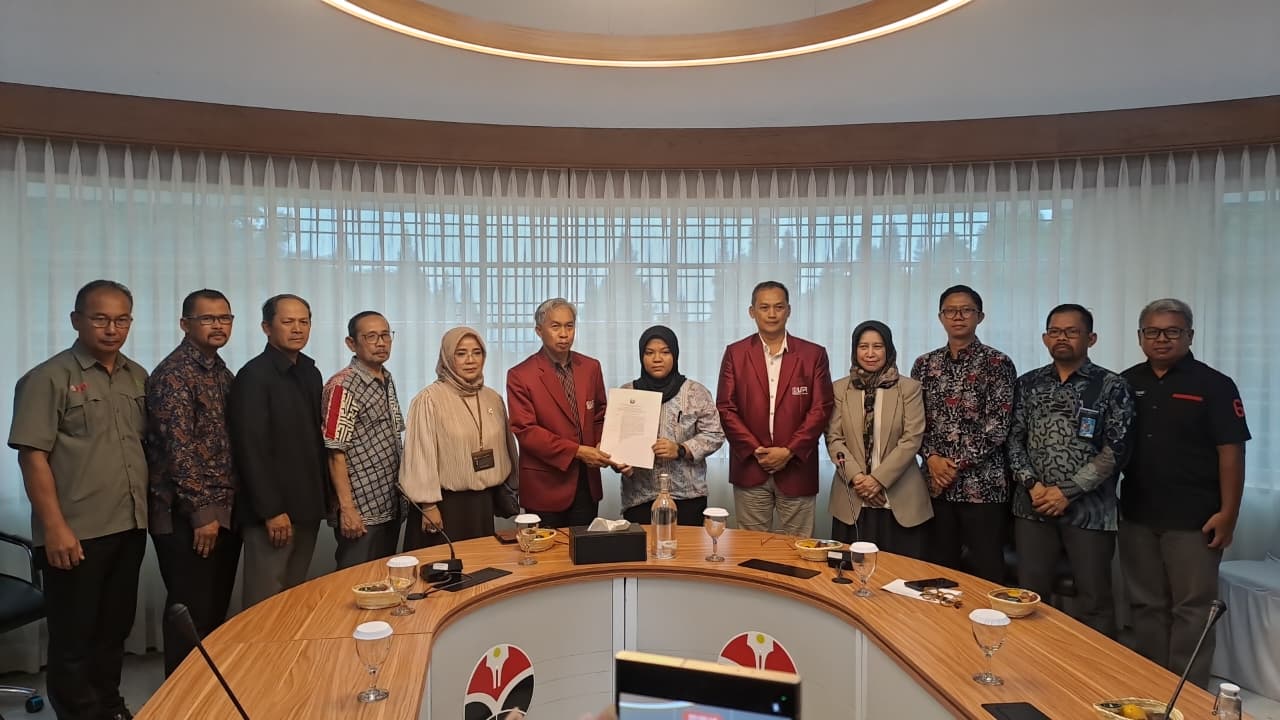 UPI Berikan Pembebasan UKT dan Beasiswa Hidup kepada Olivia Yuliana, Mahasiswi Korban Banjir Bandang Sumbar