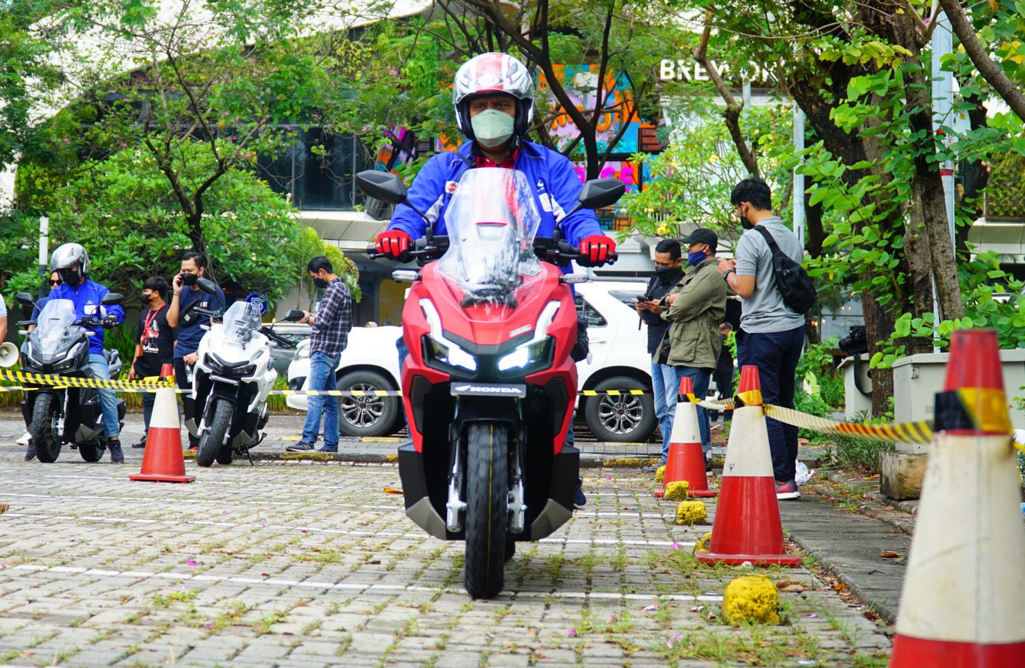 Skutik Penjelajah New Honda ADV160 Resmi Menyapa Warga Jawa Barat  