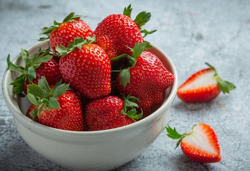 6 Panduan Praktis Cara Membedakan Strawberry Segar dan Busuk 