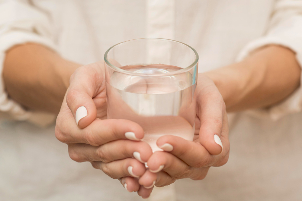 12 Manfaat Rajin Minum Air Putih Bagi Kesehatan Tubuh
