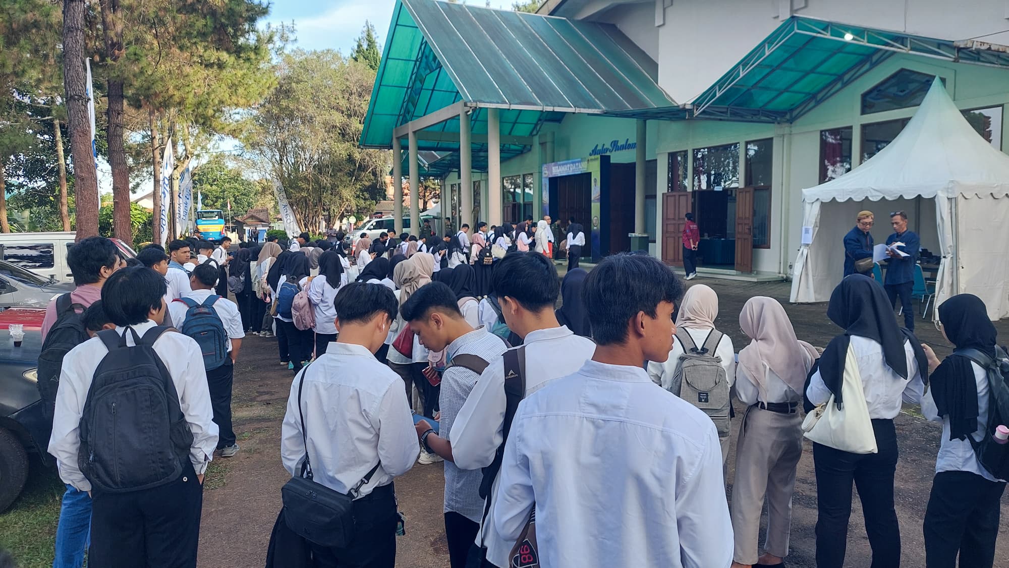 Ribuan Pencari Kerja Padati Job Fair Disnakertrans KBB