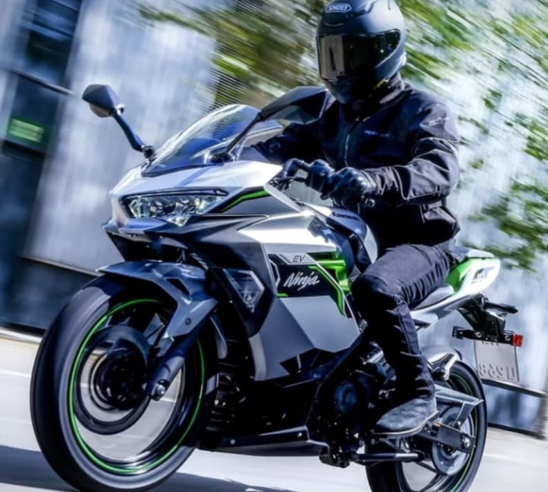 Kawasaki Ninja e-1 dan Z e-1: Motor Listrik Ramah Lingkungan dengan Performa Setara Motor 150cc! Segera Rilis?