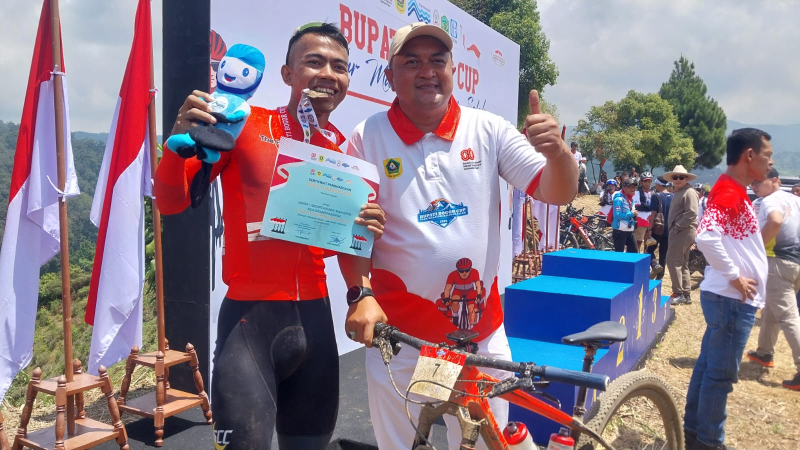 Juara 1 di Tour de Malasari, Pria Ini Tempuh 29 Km dengan Waktu 38 Menit