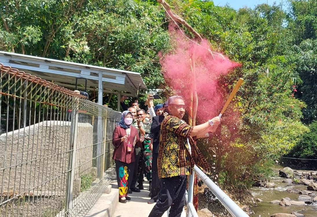 10 Tahun Berjembatan Bambu, Pemkot Resmikan Jembatan Permanen Cika Cika 