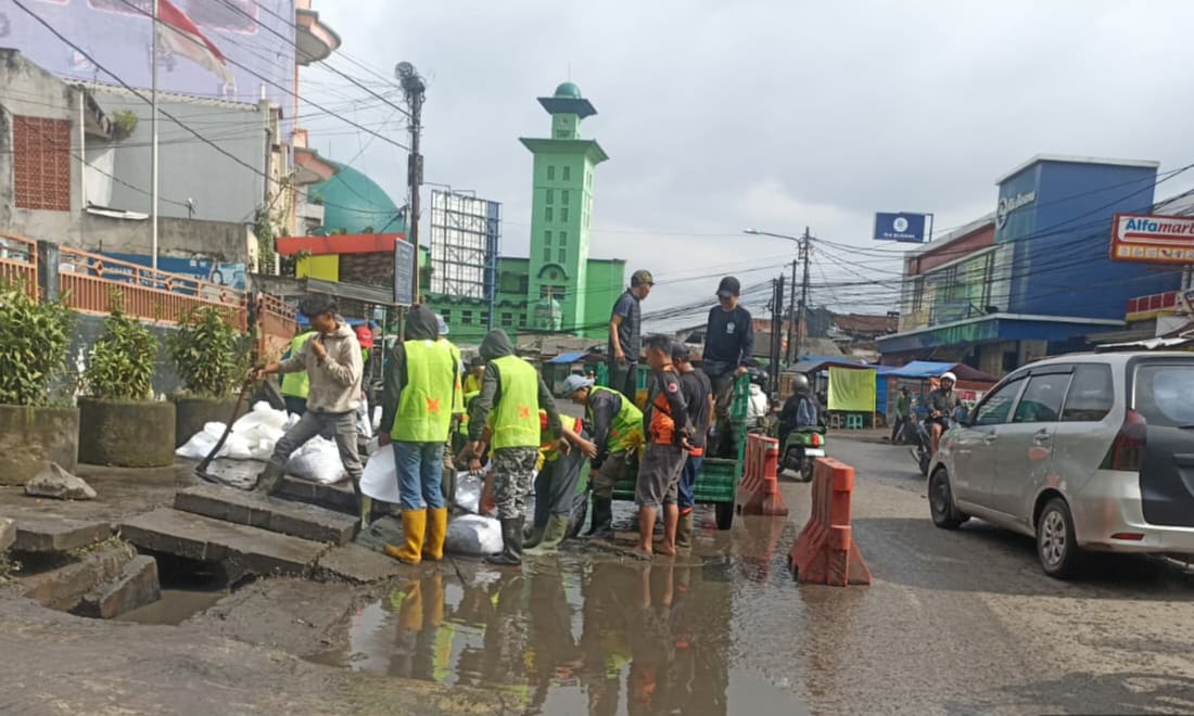 Kolaborasi Pentahelix-PRIMA, Normalisasi Drainase untuk Cegah Banjir Berulang di Dayeuhkolot