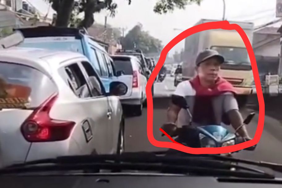 Video Viral Pengendara Motor Hadang Ambulans di Banjaran Bandung Saat Bawa Pasien