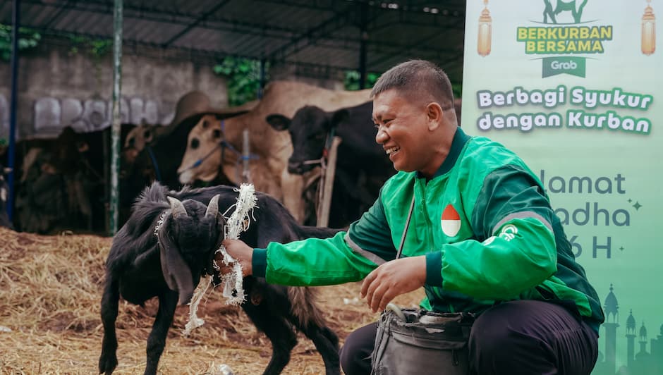 Ratusan Ekor Kambing Dibagikan Kepada Mitra Pengemudi Sebagai Bentuk Apresiasi Grab Dalam Semarak Iduladha 
