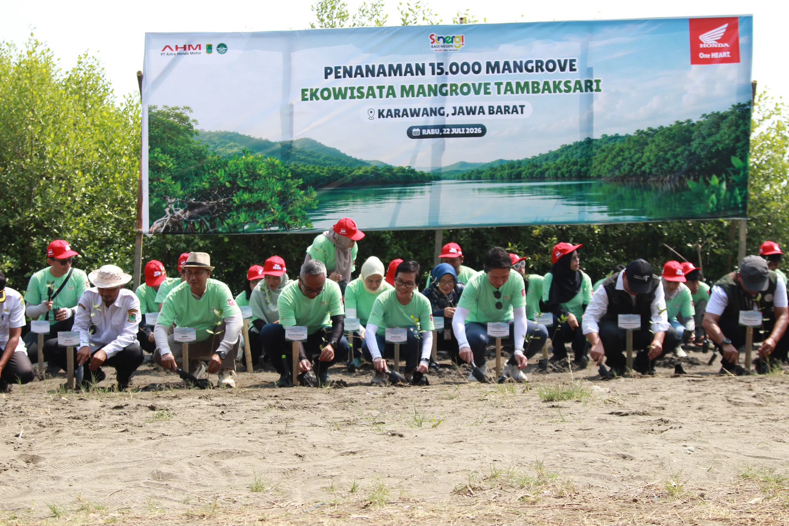 Bangun Rumah Semai Bibit Mangrove, AHM Tumbuhkan Harapan Baru bagi Pesisir Karawang