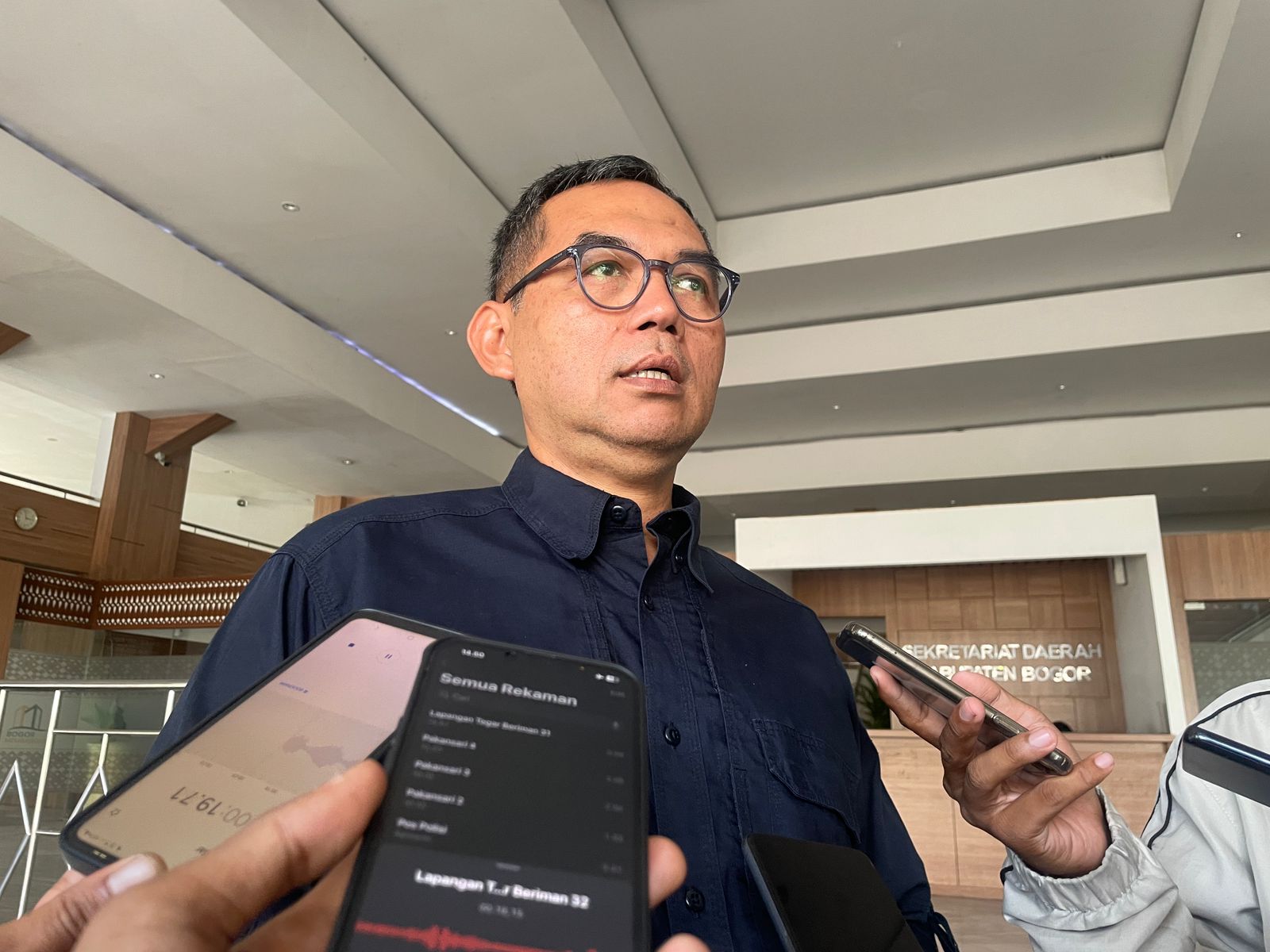 Hasil Musyawarah Masyarakat Terdampak Giat Tambang dengan Pemkab Bogor: Bangun Ruas Jalan Serentak
