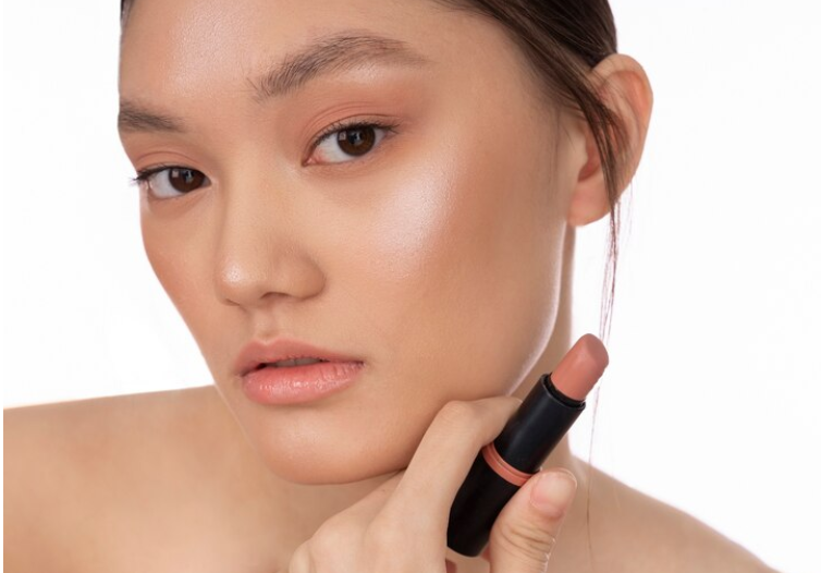 5 Rekomendasi Lipstik Nude Produk Lokal yang Layak Dibeli di Tahun 2024