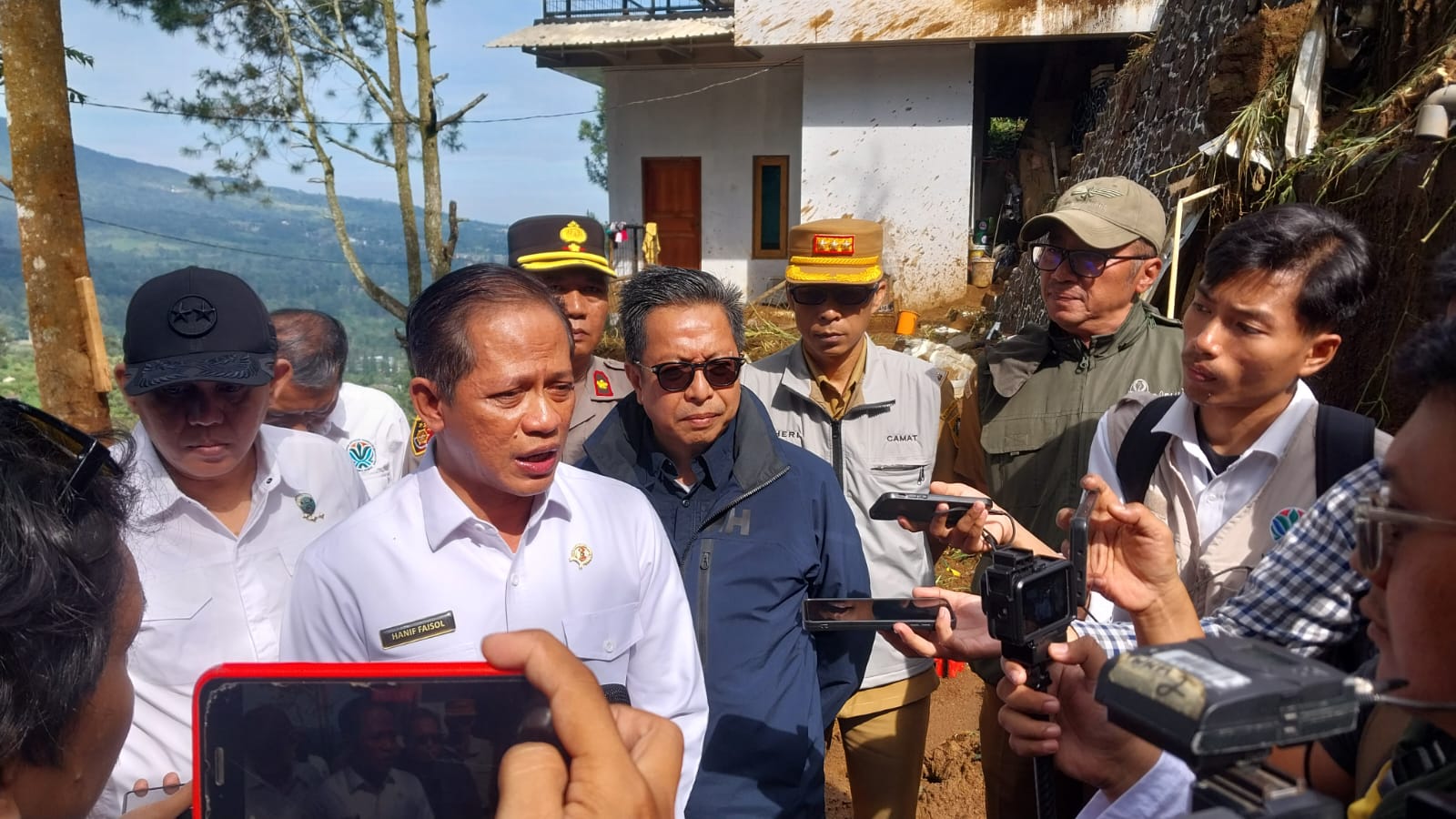 Menteri LH Bakal Lakukan Penegakan Hukum Lingkungan Akibat Jatuh Korban Jiwa di Puncak Bogor