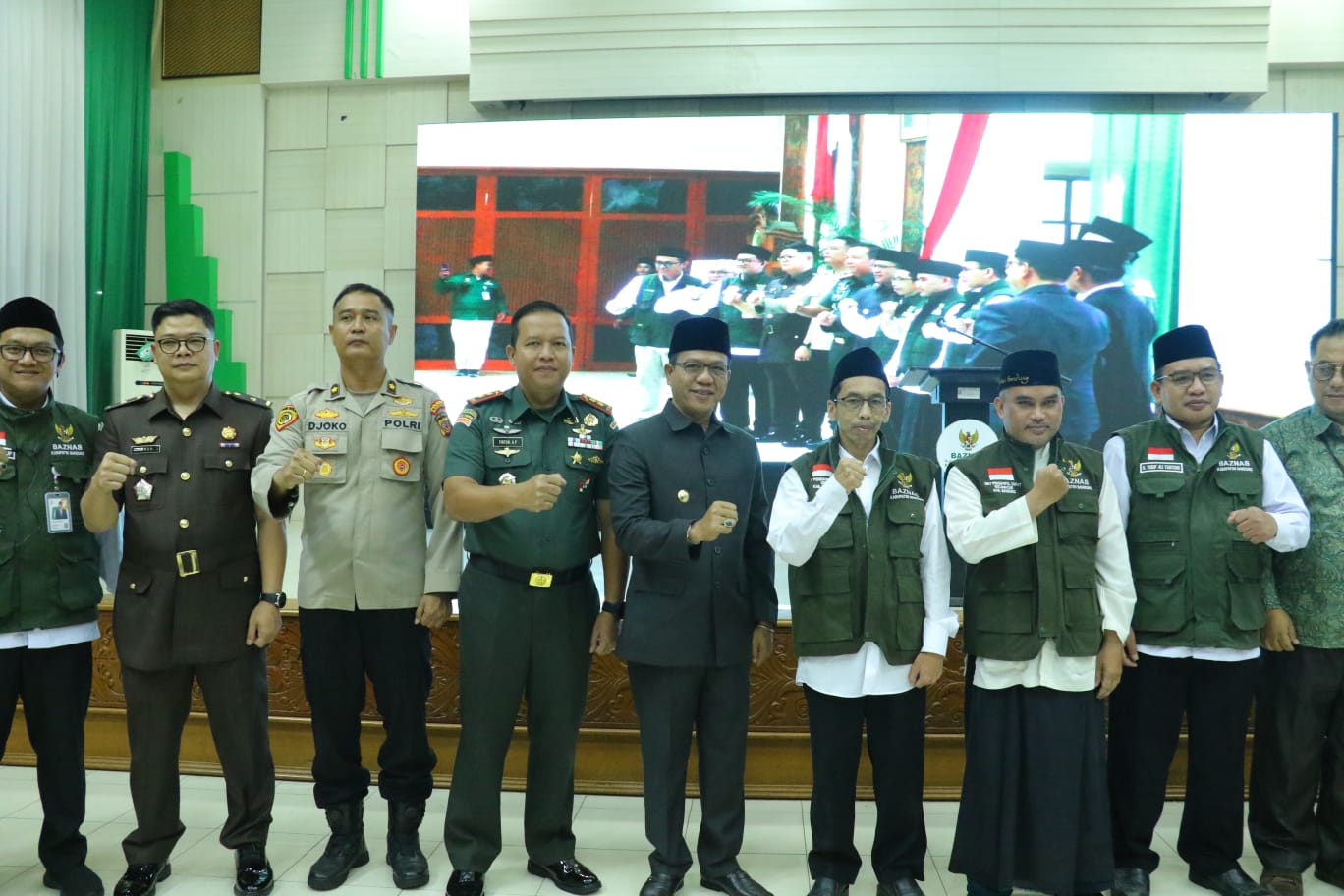 Bupati Bandung, Dadang Supriatna Hadiri Pelantikan Unit Pengumpul Zakat dan Berikan Apresiasi Kepada BAZNAS