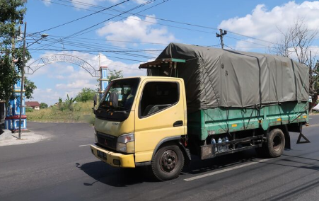 Tronton Hampir Terjun ke Jembatan di Bogor, Sopir Alami Microsleep