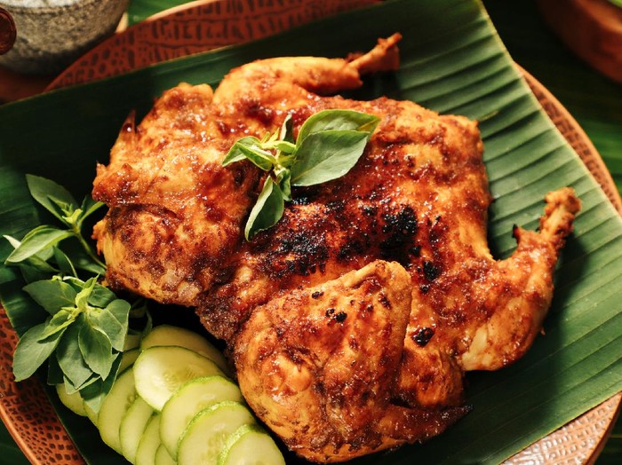 Resep dan Cara Membuat Ayam Bekakak yang Sedap Meresap Bumbunya, Enak Mudah!