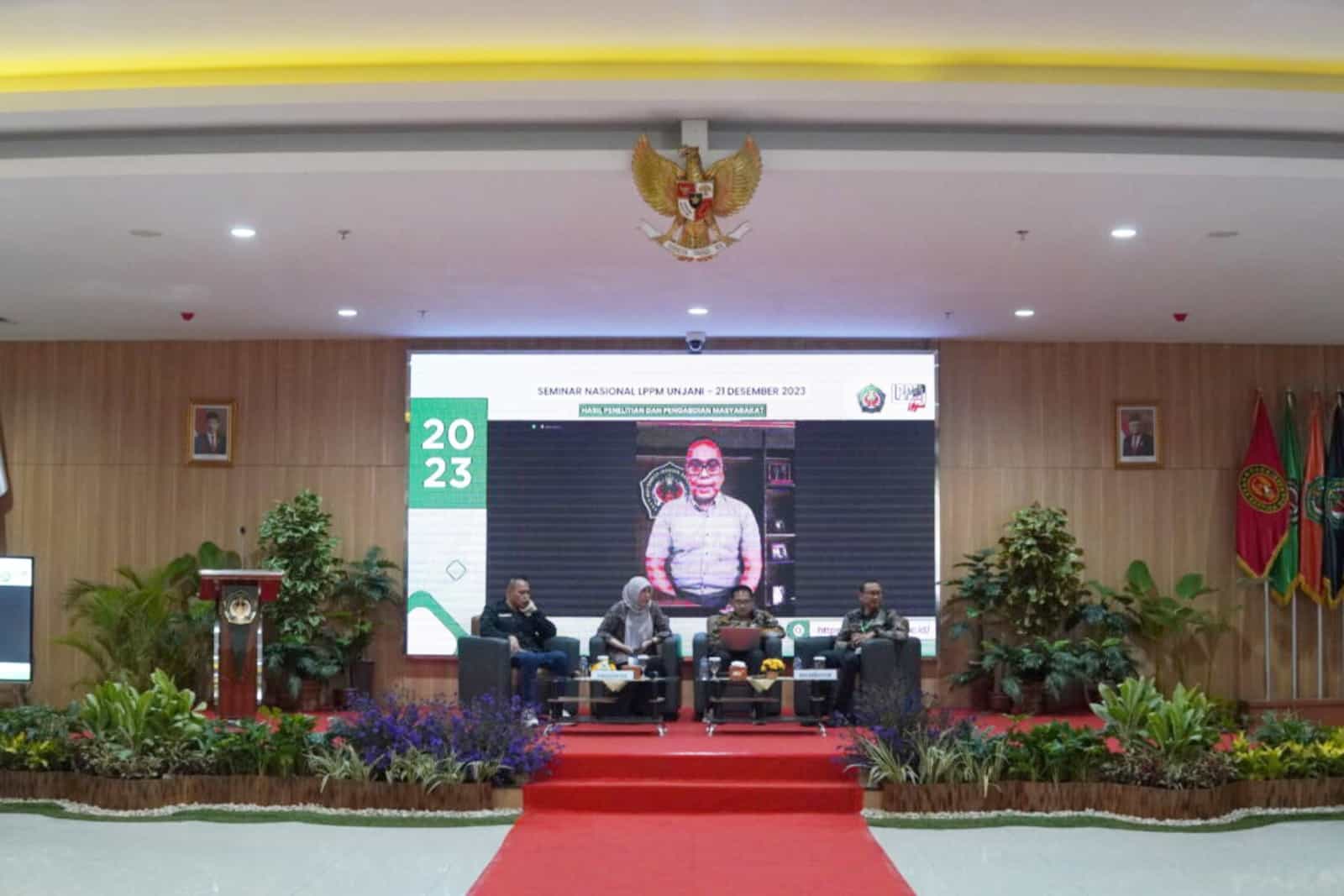 LPPM Universitas Jenderal Achmad Yani Menyelenggarakan Seminar Nasional - Hasil Penelitian dan Pengabdian Masy