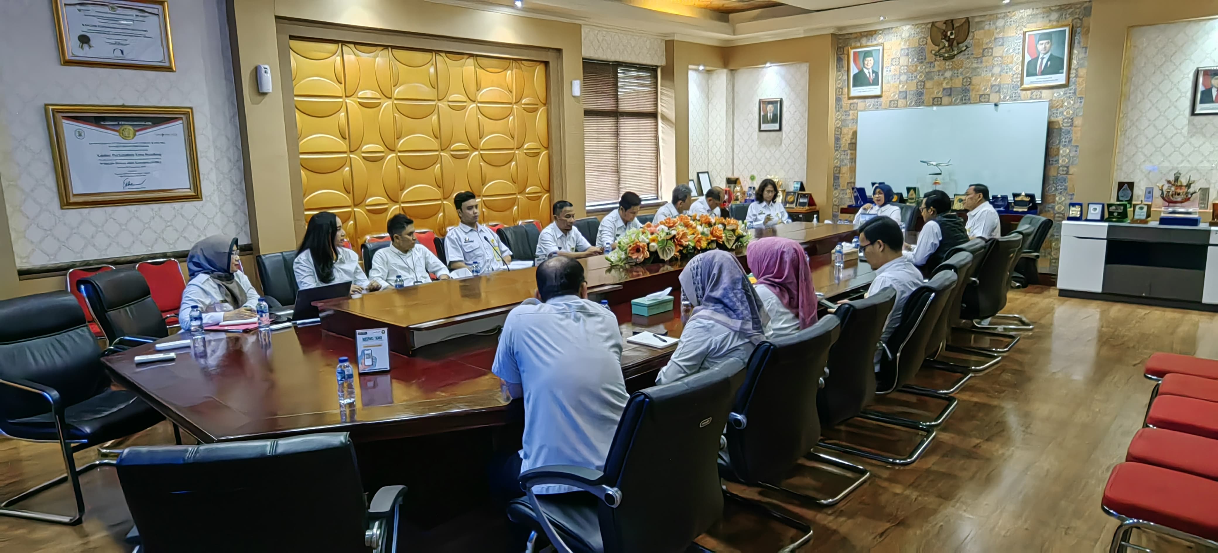 Rapat Koordinasi Penyerahan Wakaf Hijau untuk Wujudkan Bandung Menjadi Kota Wakaf   