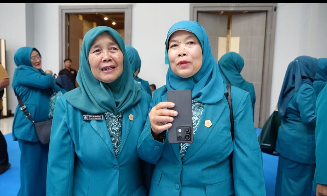 Dua Kader PKK Kabupaten Bandung Raih Penghargaan Adhi Bakti Utama pada HKG PKK Ke-53 Samarinda