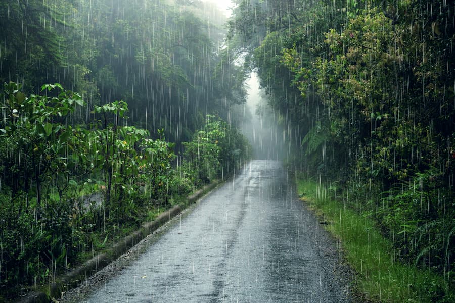 BMKG Prakirakan Cuaca Berawan hingga Hujan Ringan di Jawa Barat Saat Malam Pergantian Tahun   