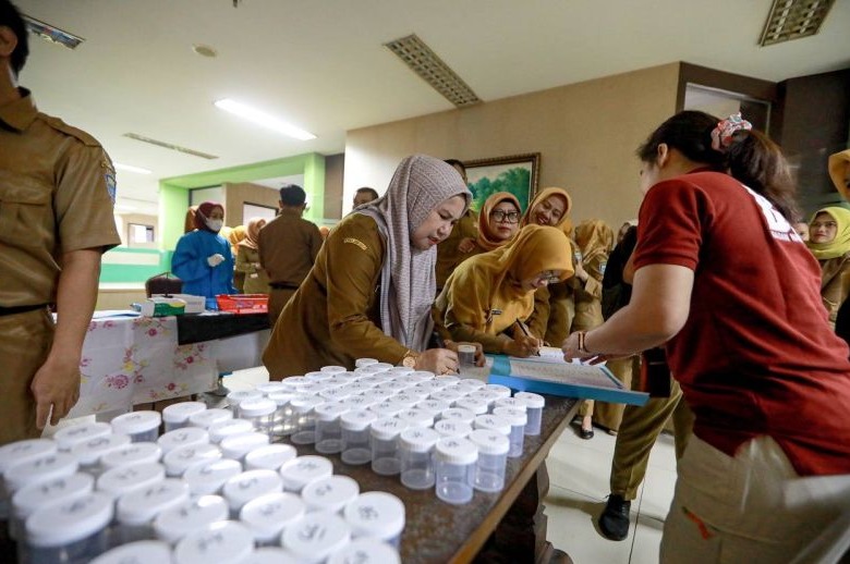 Pemkot Bandung dan BNN Adakan Tes Urine Mendadak untuk Ratusan ASN
