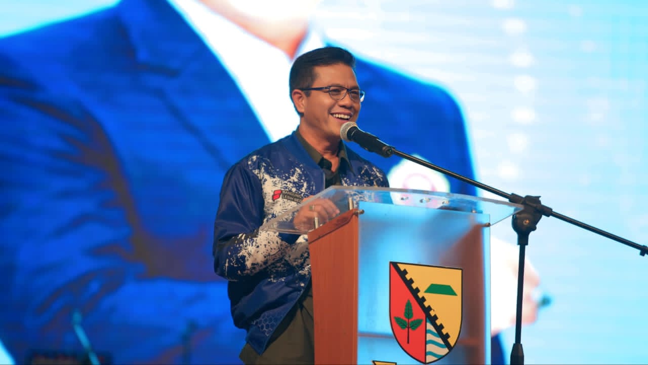  Teladan Taat Hukum, Tri : Bupati Diam Bukan Menghindar, Tapi Hormati Pengadilan