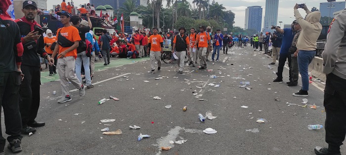 Aksi Demo Ribuan Buruh di Jakarta Sempat Diwarnai Kericuhan, Namun Berakhir Damai