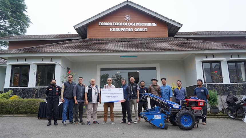 BRI Regional Office Bandung Salurkan Bantuan Bagi Klaster Unggulan Hortikultura di Kabupaten Bandung dan Garut