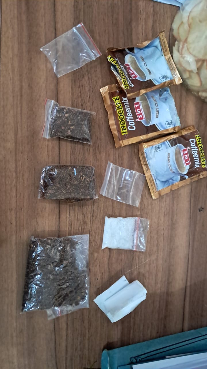 Pria Paruh Baya Selundupkan Narkoba Sabu dan Tembakau Sintetis Ke Rutan Bandung Melalui Kemasan Sachet Kopi