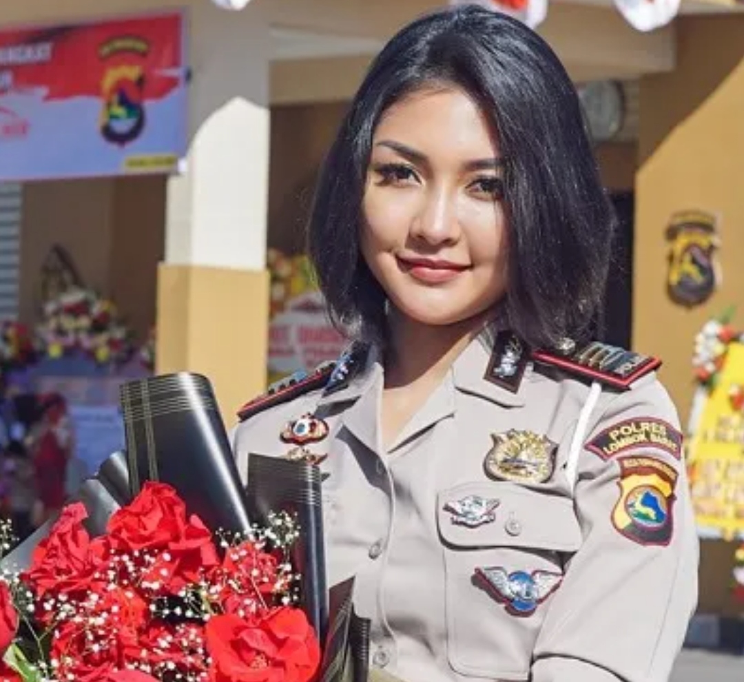 Nama Polwan Cantik AKP Rita Yuliana Mendadak Viral, Apa Keterlibatannya dalam Insiden Penembakan Brigadir J?