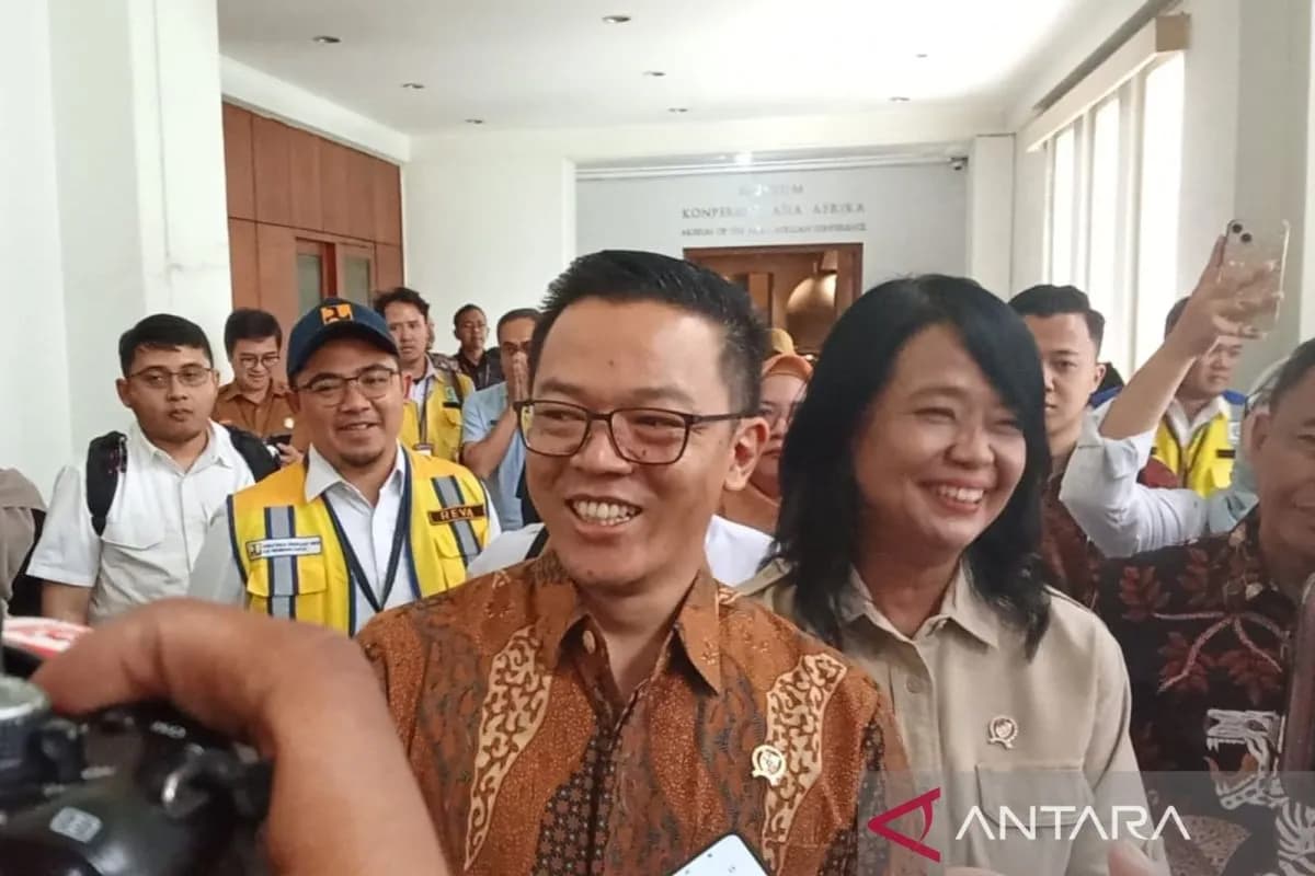 Menlu Ingin Melakukan Perbaikan pada Gedung Merdeka Bandung