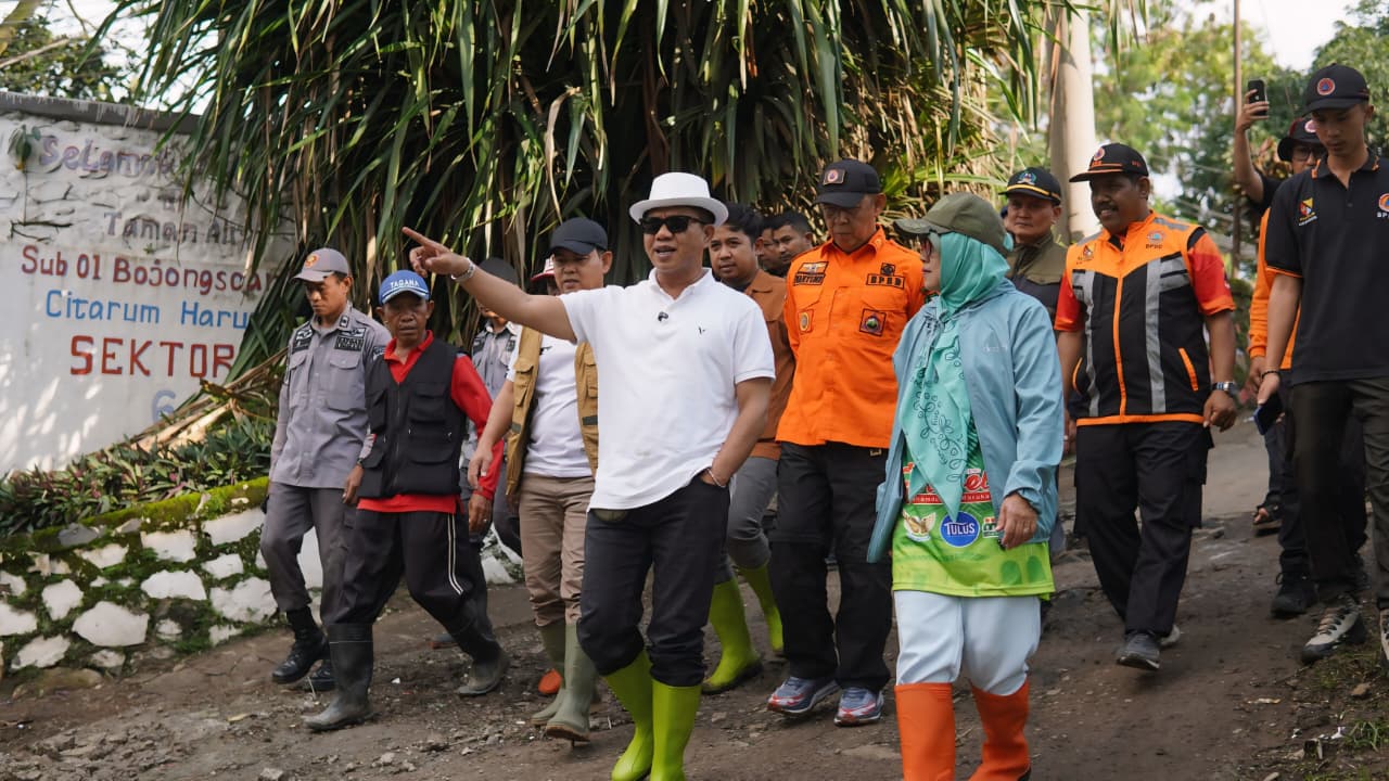 Tinjau Lokasi Banjir di Bojongsoang dan Baleendah, Bupati Bandung Pastikan Penanganan Cepat dan Tepat
