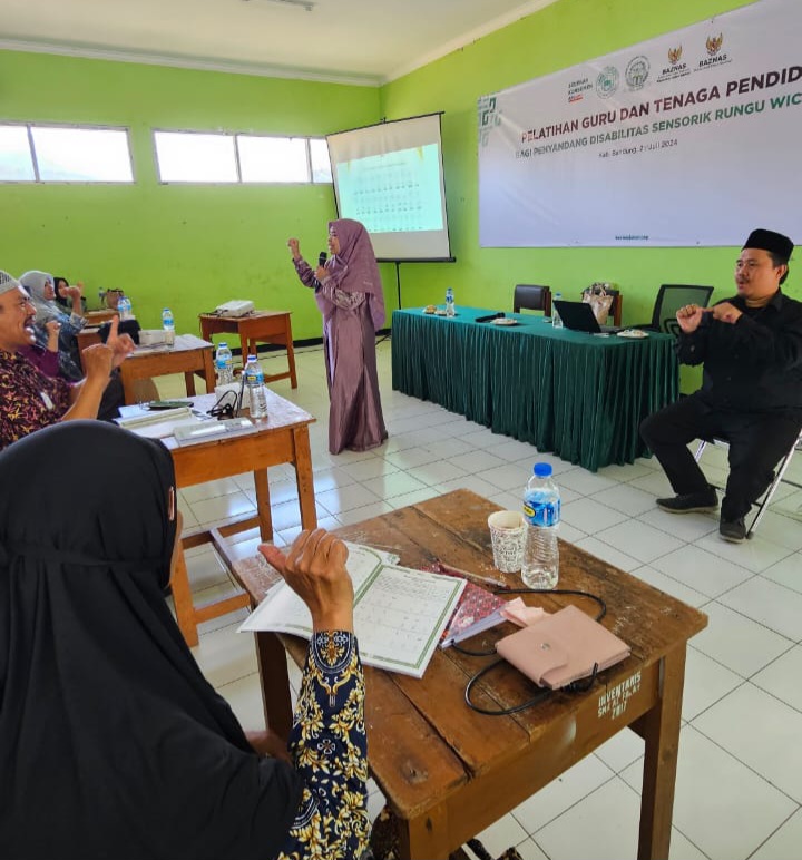 Berantas Buta Aksara Al-Qur'an, Baznas Jabar Bekali Pengajar Disabilitas Pelatihan Bahasa Isyarat