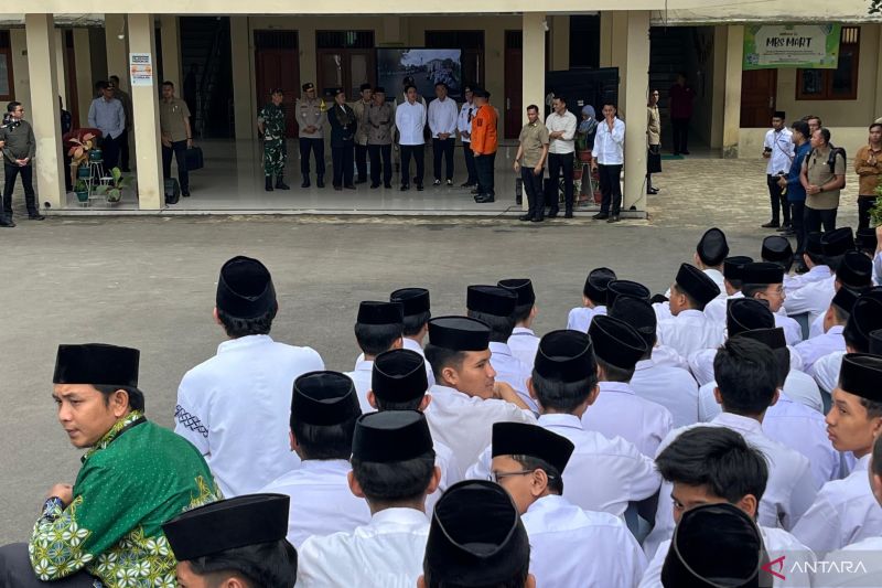 Wapres Gibran Edukasi Siswa Soal Kesiapsiagaan Bencana dalam Simulasi Gempa di Bogor