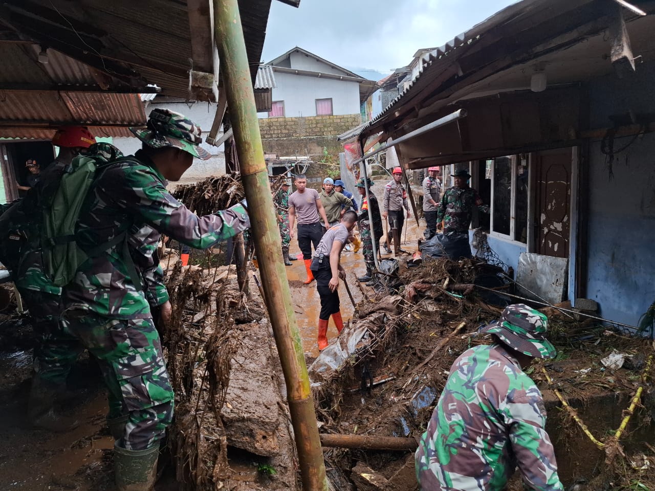 Ingatan Pria Paruh Baya Soal Banjir yang Melanda Kampung Pensiunan, Desa Tugu Selatan